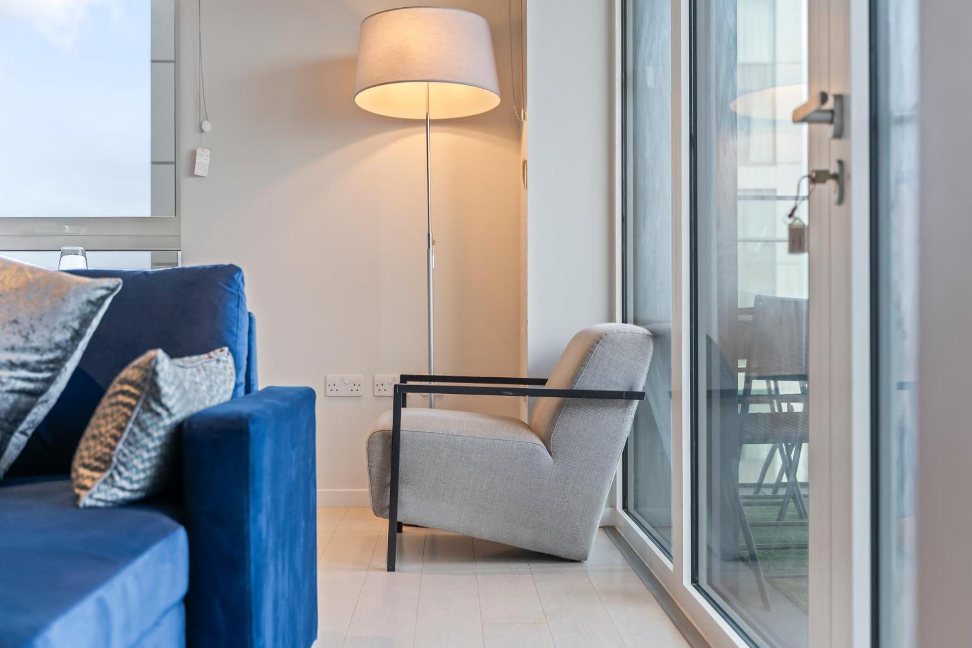 Elegant 2br Flat On 20th Floor Near Many Attractions * Londra
